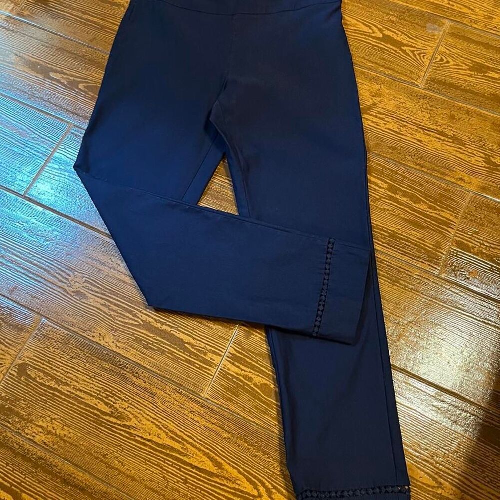 Crown& Ivy Women's Navy Blue Capris Pants Size 6